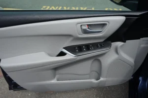 2016 Toyota Camry Hybrid LE stock 260618 photo 15