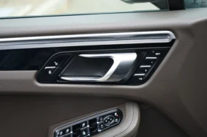2017 Porsche Macan Base stock 260515D photo 17