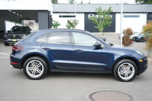 2017 Porsche Macan Base stock 260515D photo 2
