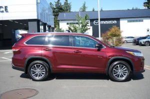 2017 Toyota Highlander XLE stock 260426 photo 2