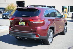 2017 Toyota Highlander XLE stock 260426 photo 3