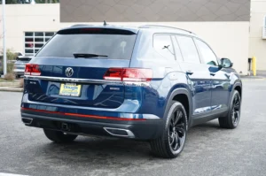 2022 Volkswagen Atlas 3.6L V6 SE w/Technology stock 260342D photo 3