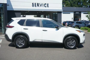 2023 Nissan Rogue S stock 260694D photo 2