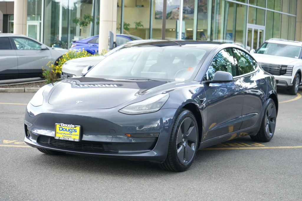 2023 Tesla Model 3 Base