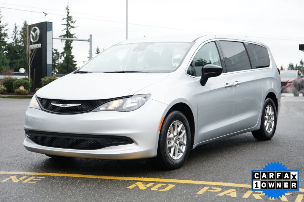 2024 Chrysler Voyager LX