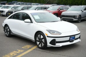 2024 Hyundai IONIQ 6 SE stock 260683HY photo 3
