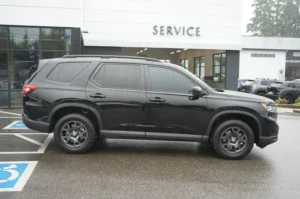 2025 Honda Pilot TrailSport stock 260562D photo 2