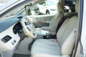 Used 2012 Toyota Sienna XLE for sale in Lynnwood, WA — photo 12