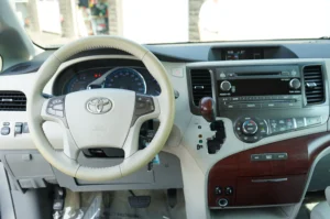 Used 2012 Toyota Sienna XLE for sale in Lynnwood, WA — photo 16