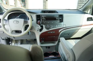 Used 2012 Toyota Sienna XLE for sale in Lynnwood, WA — photo 17