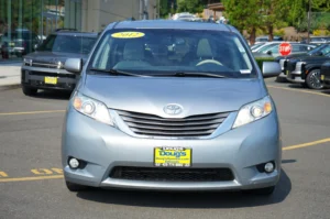 Used 2012 Toyota Sienna XLE for sale in Lynnwood, WA — photo 2