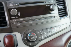 Used 2012 Toyota Sienna XLE for sale in Lynnwood, WA — photo 20