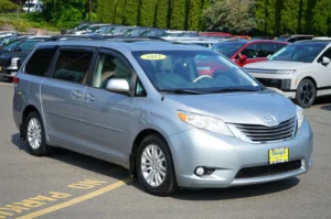 Used 2012 Toyota Sienna XLE for sale in Lynnwood, WA — photo 3