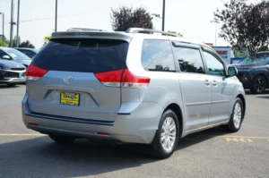 Used 2012 Toyota Sienna XLE for sale in Lynnwood, WA — photo 6