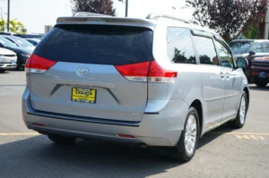 Used 2012 Toyota Sienna XLE for sale in Lynnwood, WA — photo 7