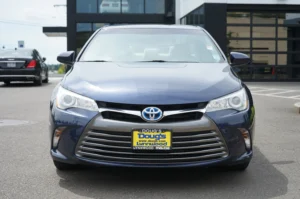 Used 2016 Toyota Camry Hybrid LE for sale in Lynnwood, WA — photo 9