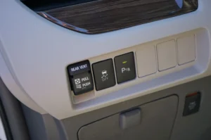 Used 2018 Toyota Sienna XLE for sale in Lynnwood, WA — photo 15