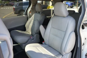 Used 2018 Toyota Sienna XLE for sale in Lynnwood, WA — photo 17