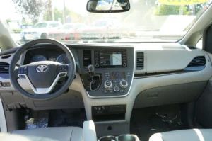 Used 2018 Toyota Sienna XLE for sale in Lynnwood, WA — photo 21