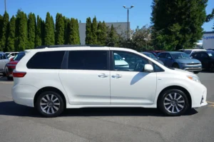 Used 2018 Toyota Sienna XLE for sale in Lynnwood, WA — photo 4