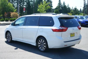 Used 2018 Toyota Sienna XLE for sale in Lynnwood, WA — photo 7