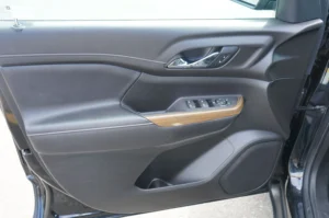 Used 2021 GMC Acadia SLE for sale in Lynnwood, WA — photo 18