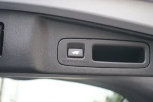 Used 2021 Honda CR-V Hybrid EX-L for sale in Lynnwood, WA — photo 11