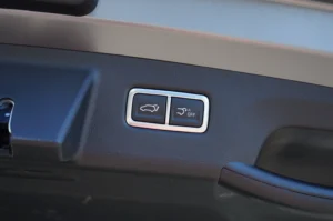 Used 2025 Kia Sorento Plug-In Hybrid SX Prestige for sale in Lynnwood, WA — photo 12