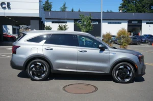 Used 2025 Kia Sorento Plug-In Hybrid SX Prestige for sale in Lynnwood, WA — photo 2