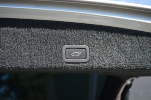 Used 2015 Volvo XC60 T6 for sale in Lynnwood, WA — photo 11