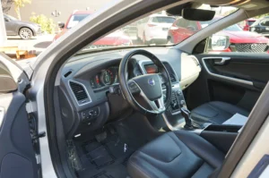Used 2015 Volvo XC60 T6 for sale in Lynnwood, WA — photo 17