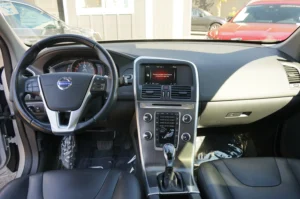 Used 2015 Volvo XC60 T6 for sale in Lynnwood, WA — photo 21