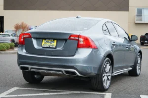 Used 2016 Volvo S60 Cross Country T5 Platinum for sale in Lynnwood, WA — photo 4