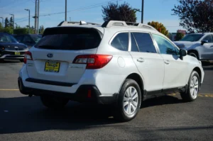 Used 2018 Subaru Outback 2.5i Premium for sale in Lynnwood, WA — photo 6
