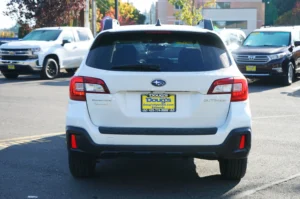 Used 2018 Subaru Outback 2.5i Premium for sale in Lynnwood, WA — photo 8