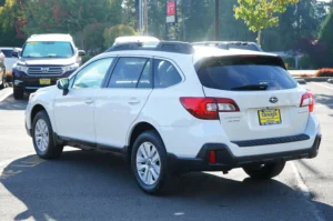 Used 2018 Subaru Outback 2.5i Premium for sale in Lynnwood, WA — photo 9