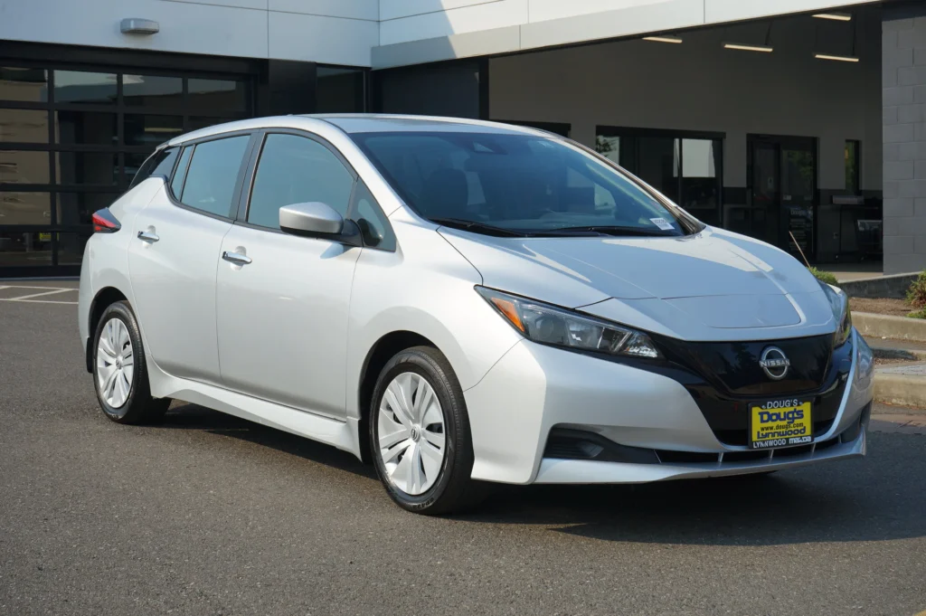 2025 Nissan LEAF S