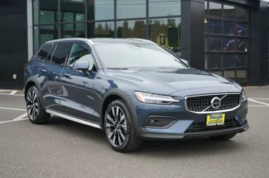 Used 2026 Volvo V60 Cross Country Ultra for sale in Lynnwood, WA — photo 1