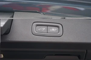 Used 2026 Volvo V60 Cross Country Ultra for sale in Lynnwood, WA — photo 13