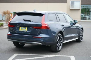 Used 2026 Volvo V60 Cross Country Ultra for sale in Lynnwood, WA — photo 3