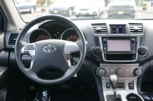 Used 2013 Toyota Highlander SE for sale in Lynnwood, WA — photo 13