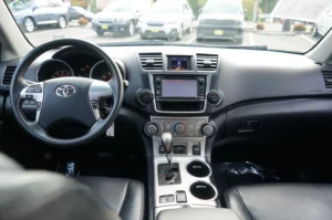 Used 2013 Toyota Highlander SE for sale in Lynnwood, WA — photo 14