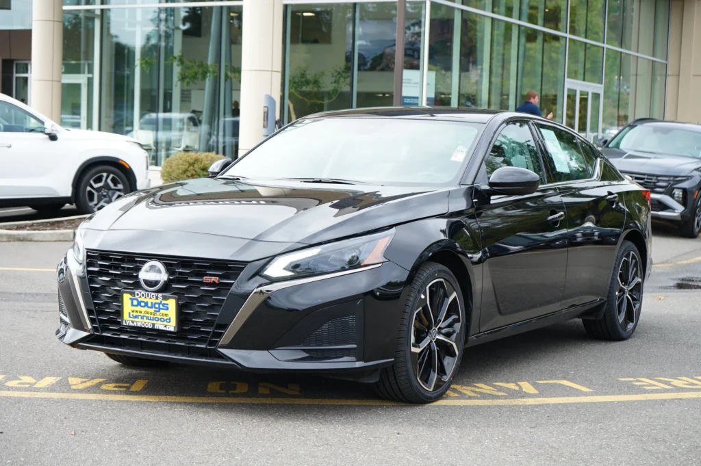 2025 Nissan Altima SR