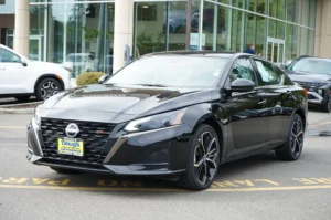 Used 2025 Nissan Altima SR for sale in Lynnwood, WA — photo 1