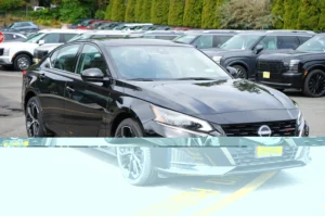 Used 2025 Nissan Altima SR for sale in Lynnwood, WA — photo 3