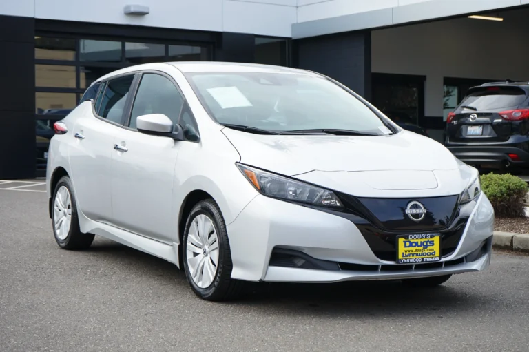 2025 Nissan LEAF S