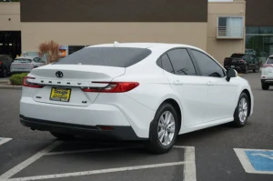 Used 2025 Toyota Camry LE for sale in Lynnwood, WA — photo 3