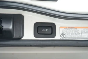 Used 2018 Toyota Land Cruiser Base for sale in Lynnwood, WA — photo 12