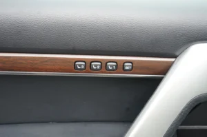 Used 2018 Toyota Land Cruiser Base for sale in Lynnwood, WA — photo 17