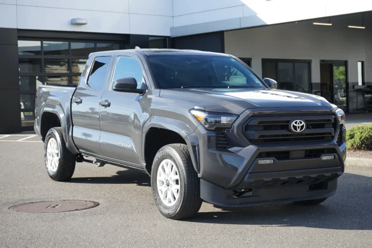 2025 Toyota Tacoma 4WD SR5